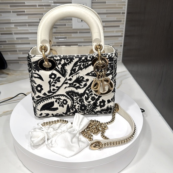 LADY DIOR SMALL IN LIKE NEED COND.  ALL HAND-BEADED AND STITCHED. - Picture 8 of 8